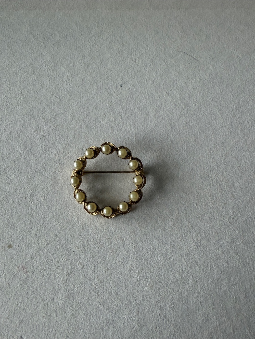 Classic Pearl Circle Brooch - Gold Tone
